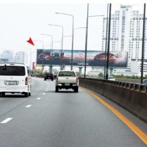 ป้ายโฆษณาขนาดใหญ่ บริเวณทางด่วนขั้นที่ 2 ศรีนครินทร์ – ด่านอโศก ใกล้โรงพยาบาลปิยะเวศ รับรถไปแยกพระราม9